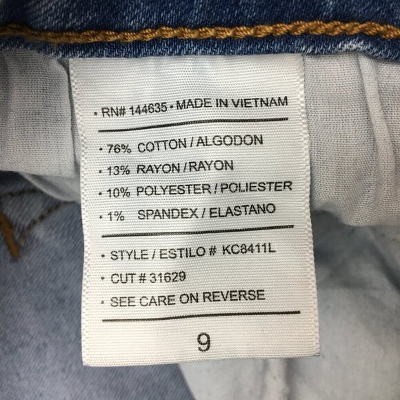 Fashion Nova Women's Jeans Flare Leg High Rise Light Wash Juniors 9 length 32" - Picture 7 of 8